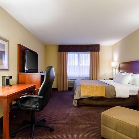 Comfort Inn Колби Екстериор снимка