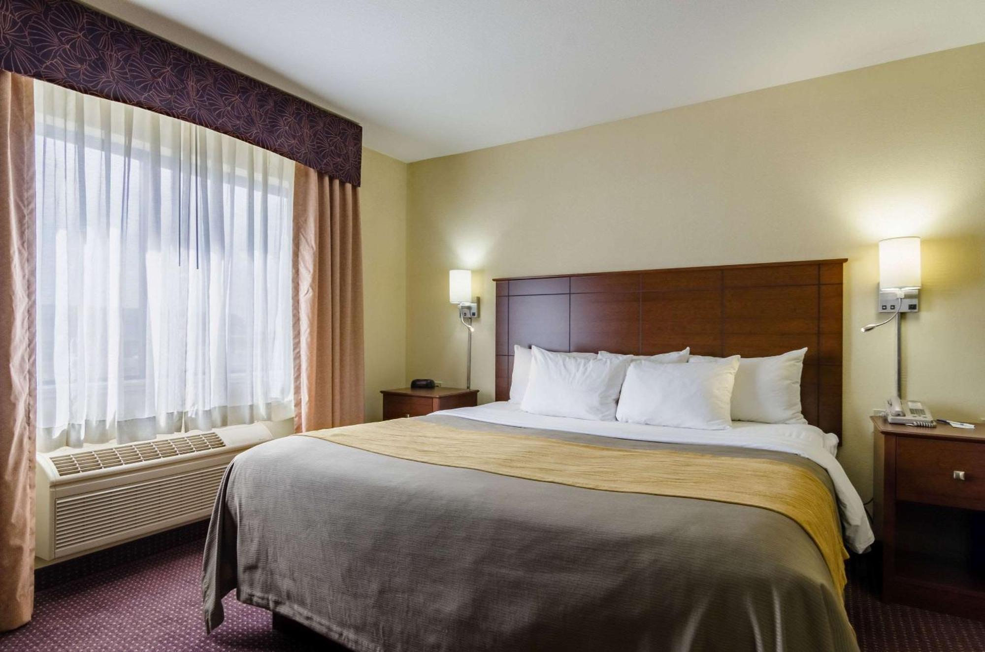 Comfort Inn Колби Екстериор снимка