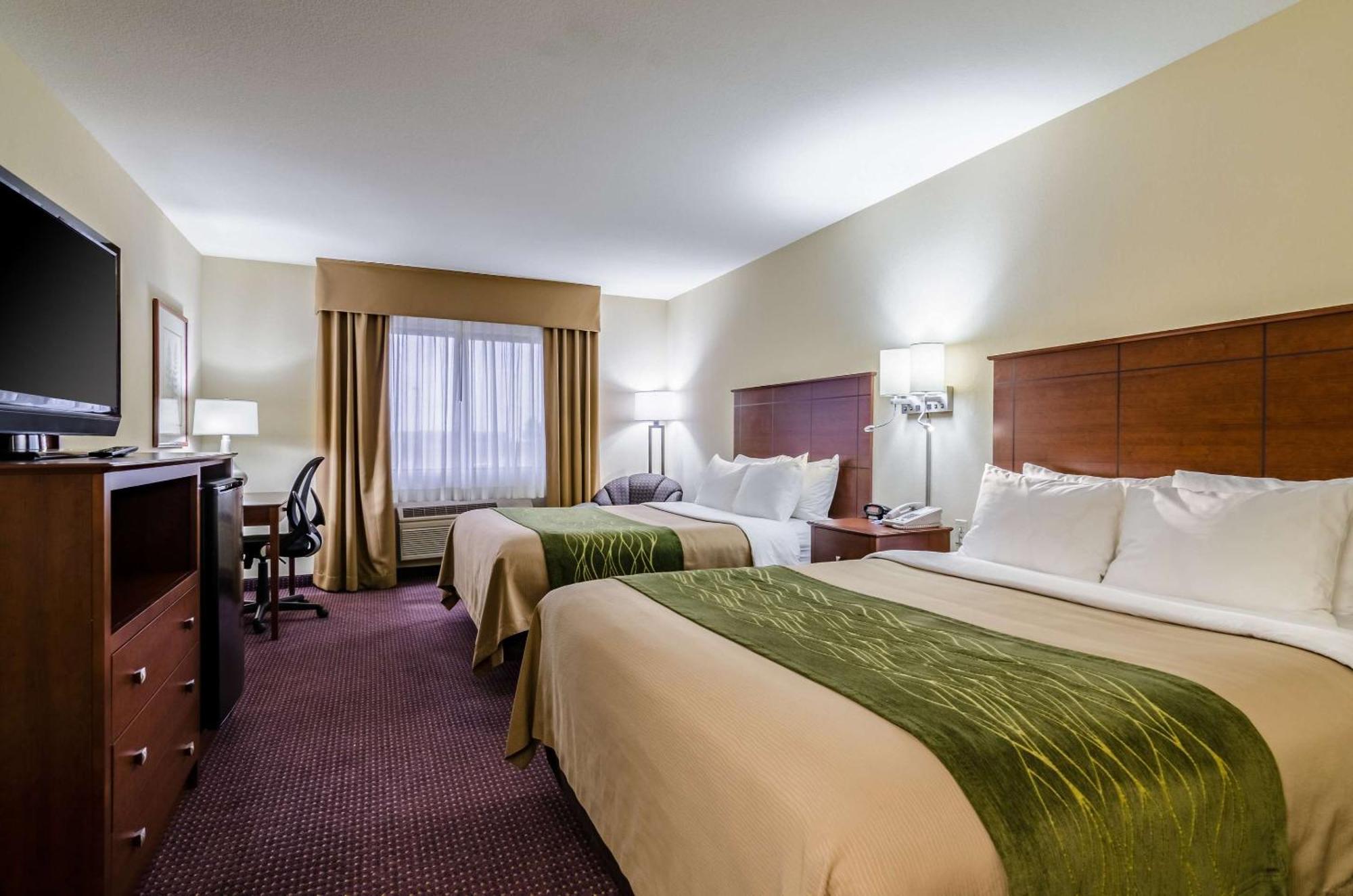 Comfort Inn Колби Екстериор снимка